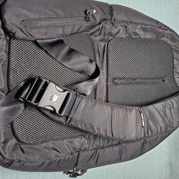 Incase ICON BACKPACK Black 06T-00259210 NWOT - Picture 3 of 5